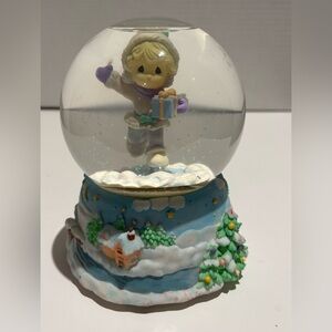 Vintage 2000 Precious Moments Musical Snow Globe Skater's Waltz Enesco VGUC